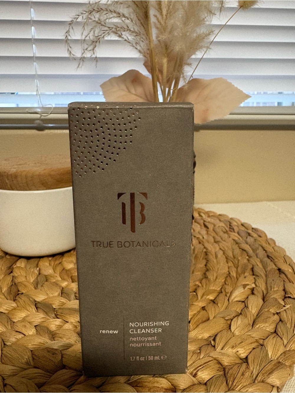 True Botanicals Renew Nourishing Cleanser — Gray